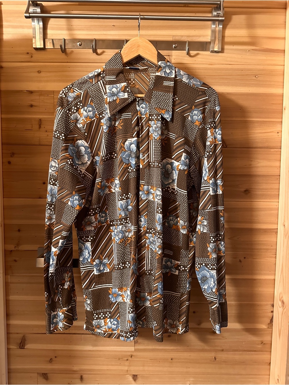 Grant’s Men’s Wear Vintage Floral Button-Up Shirt in Brown and Blue